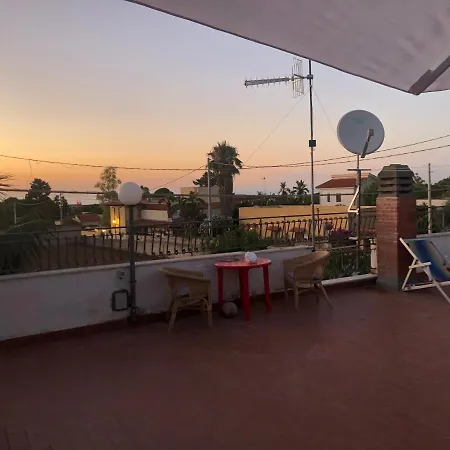 公寓 Terrazza Fronte Mare 卡里尼